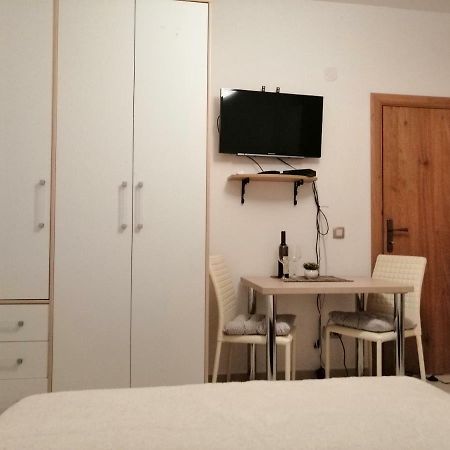Studio Apartman Irena1 Bijela Dış mekan fotoğraf