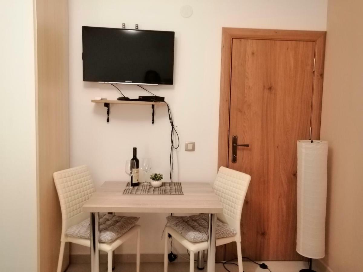 Studio Apartman Irena1 Bijela Dış mekan fotoğraf