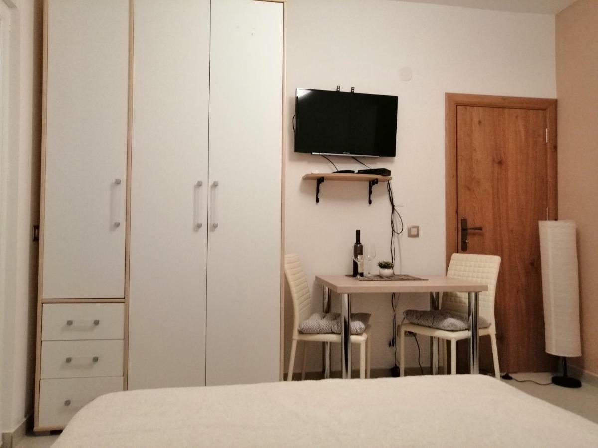 Studio Apartman Irena1 Bijela Dış mekan fotoğraf